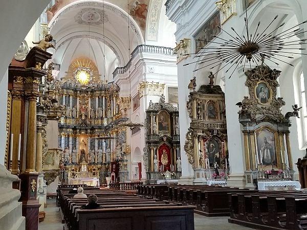 Wnętrze kościoła św. Franciszka Ksawerego Czasy największej świetności przeżywało Grodno w czasach króla Stefana Batorego.