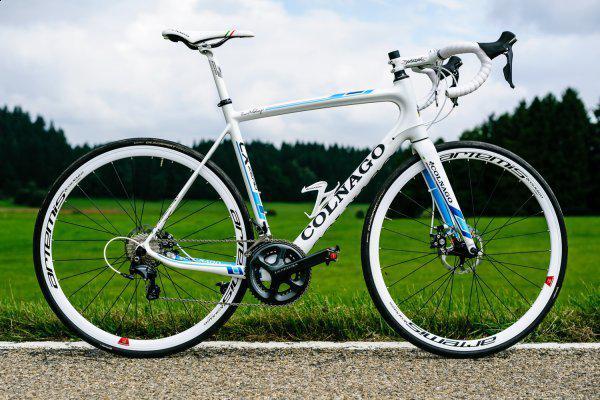 Testowany przez nas model wyposażono w kompletny osprzęt Shimano Ultegra w najnowszej wersji 6800.