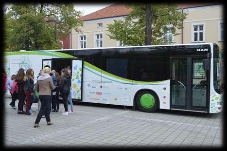 Autobus jest mobilnym centrum informacyjno-edukacyjnym, które zostało
