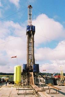 35 m 186 t 800 KM 5 m 3200 m 133 t 186 t 319 t 750,0 KM mocy hydraulicznej każda IRI-750 - ilość: 2 Wysokość masztu 35 m Udźwig na haku 136 t