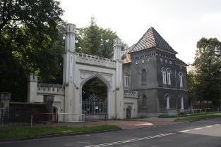 Kordegarda oraz brama wjazdowa do parku i pałacu w Nakle Śląskim