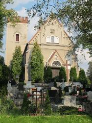 Kamieniec, kościół p.w. Jana Chrzciciela Ziemięcice, ruina kościoła p.w. św. Jadwigi W kolejnym stuleciu wybudowane zostały kościół parafialny p.w. św. Piotra i Pawła w Tarnowskich Górach, z XVI wieku oraz kościół parafialny p.