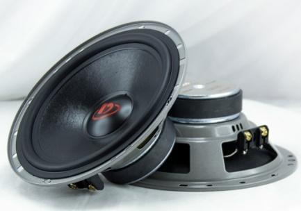 5 MW Woofery 165mm / 6,5 Celulozowa membrana Pasmo przenoszenia: 55Hz - 9000Hz Skuteczność: 88dB 1W/1m Impedancja: 4 Fs: 60Hz Moc nominalna: 90W Głębokość montażowa: 63mm Średnica otworu montażowego: