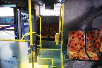 Kiedy ponadto nie ma możliwości doładowania baterii, autobus może kontynuować podróż jak zwykła hybryda.