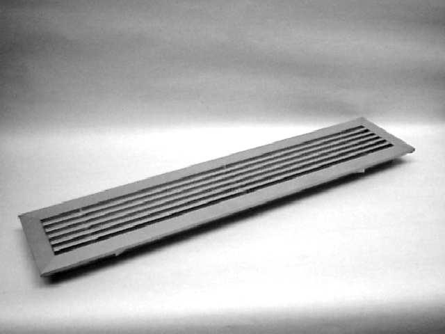 KRATKA SZCZELINOWA TYPU 31-1 Kratki aluminiowe anodowane w kolorze naturalnym, płyciny stałe, kąt odchylenia 0º KRATKA 31-1300X150 AL.. KRATKA 31-1400X150 AL.. KRATKA 31-1500x100 AL.