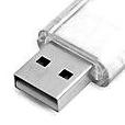 Cechy samochodu Hyundai (ciąg dalszy) Jeśli urządzenie USB jest podzielone na napędy logiczne, to system audio pojazdu rozpoznaje tylko pliki muzyczne z napędu o najwyższym priorytecie.