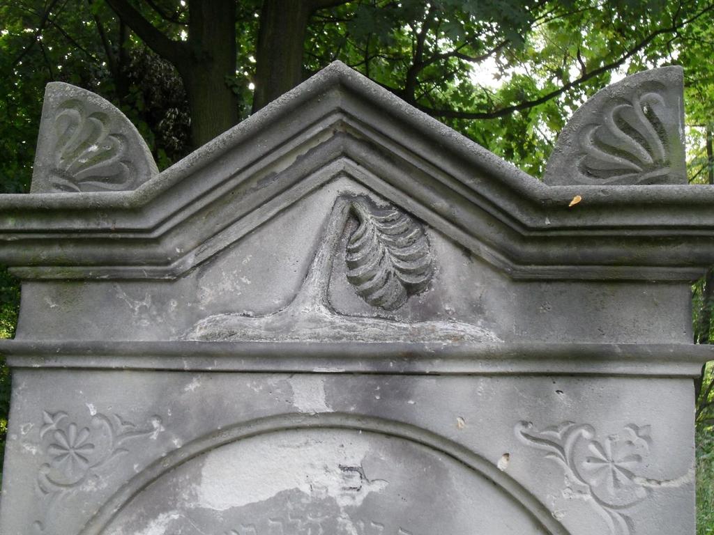 Od lewej: Cmentarz w Legnicy