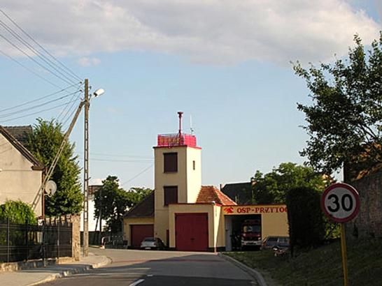 Przytoczna, Szkoła Podstawowa z Oddziałami Integracyjnymi im. Janusza Kusocińskiego w Przytocznej, 2010. Ochotnicza Straż Pożarna w Przytocznej powstała w 1945 r.