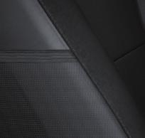 szarym - tapicerka Stepway2: materiałowa łączona ze skórą ekologiczną, dwukolorowa: czarno-szara z obszyciem w kolorze szarym oraz z wyszytym szarym napisem Stepway w górnej części oparć siedzeń