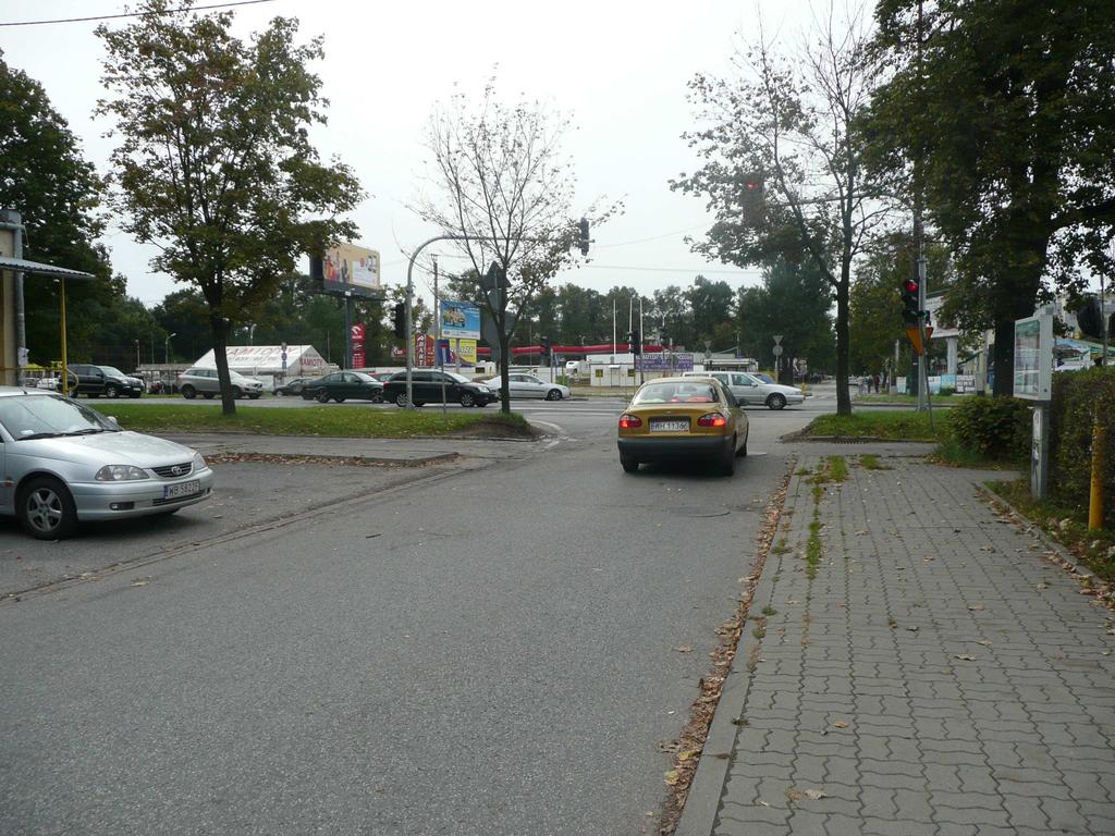 Na całej swej długości ulica Heroldów posiada nawierzchnię bitumiczną. Według miejscowego planu zagospodarowania przestrzennego Młociny cz.