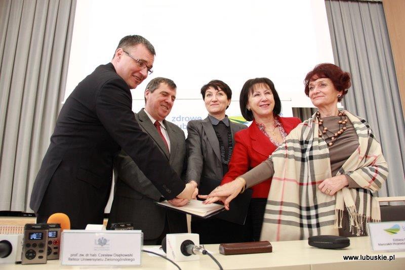 Tworzymy nowe kierunki studiów 22 lutego 2012 r. Porozumienie w sprawie utworzenia kierunku lekarskiego na Uniwersytecie Zielonogórskim.
