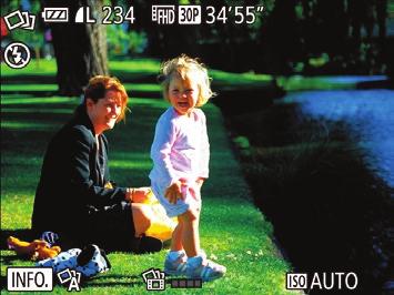 Zastosuj efekty automatycznie (Zdjęcie twórcze) Uzyskiwanie różnorodnych obrazów z pojedynczego ujęcia Aparat rozpoznaje charakter fotografowanego obiektu i warunki zdjęciowe, a następnie stosuje