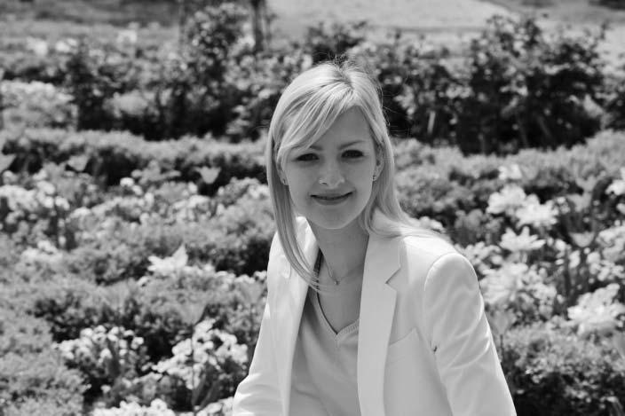 Kreatywne fotografowanie (programy tematyczne) Aparat oferuje wybór tzw. programów tematycznych.