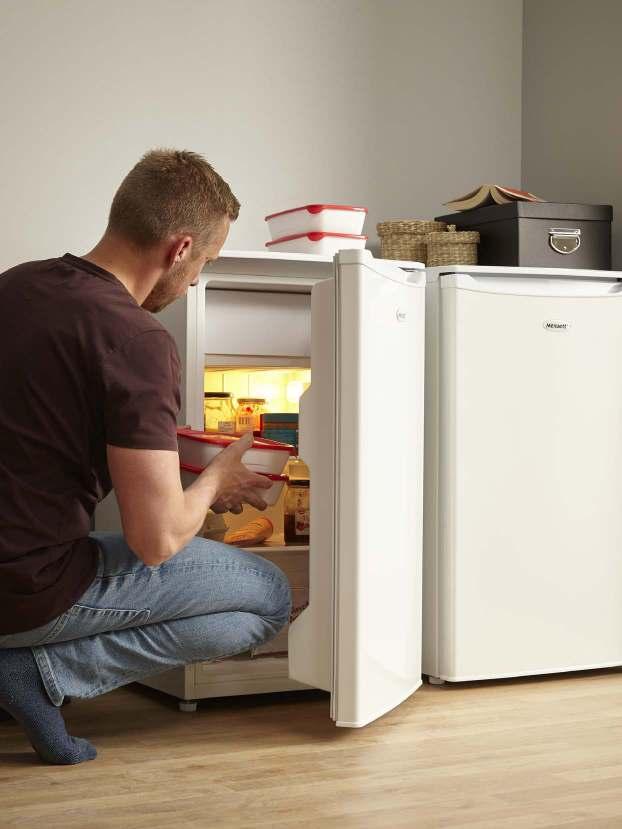 Idealna lodówka i zamrażarka do małego mieszkania! Zamrażarka 80 l Z komorą zamrażarki Lodówka 103 l 5,- 6,- Trzy przezroczyste szulady. Regulowana temperatura.