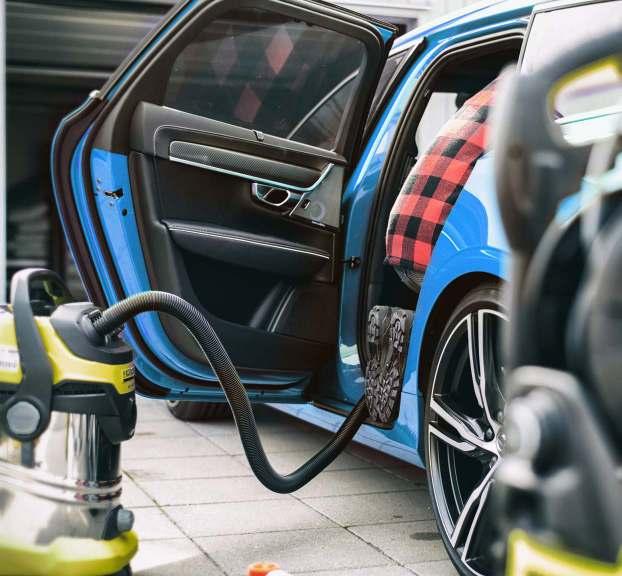 44 Chłodzony wodą silnik indukcyjny i trzy dysze,1 149 849,- Środek do odtłuszczania na zimno 4 l kurzacz przemysłowy 30 l, 1300 W Szybko separujący środek na bazie ropy naftowej, błyskawicznie