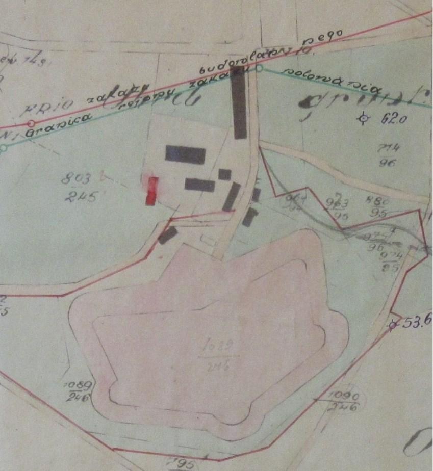 Ryc. 4. Budynki nieobronne na zapolu Fortu XIII, stan z początku 1926 r. CAW, sygn. I.371.8.493, Warownia Kniaziewicza. Plan rejonu zakazu budowy, 4 VII 1926 r. (fragment) konano z dachówki.