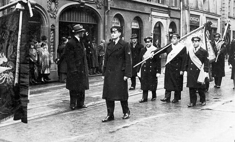 Poczet sztandarowy Gimnazjum Hebrajskiego