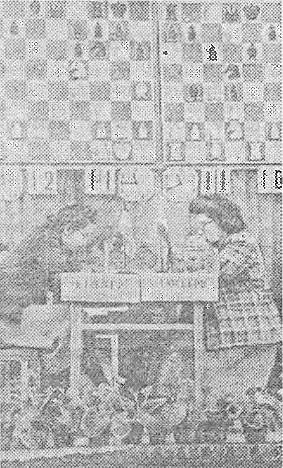 Z kart historii Mistrzostwa Świata Kobiet 1949 1950 Fakty nieznane Odcinek 13 (K. Puszczewicz) Po dwunastu rundach jeszcze trzy partie były odłożone. Runda 12 10 stycznia 1950 r.