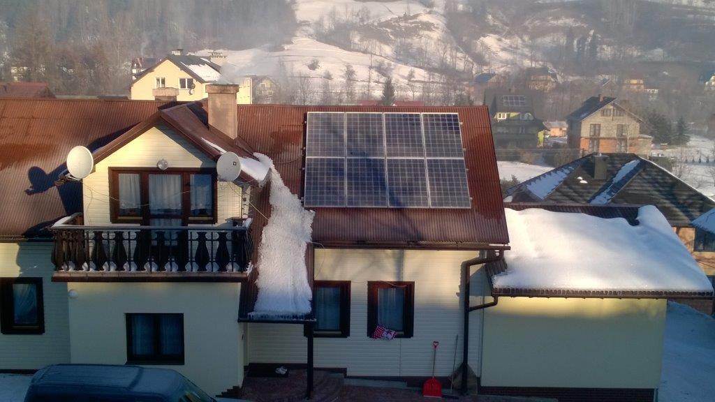 WYBRANE INSTALACJE OZE NA TERENIE GMINY 120 stuk "wyspowych" instalacji fotowoltaicznych o mocy 2,0 kwp każda. Wykonane w roku 2015 na budynkach mieszkalnych na terenie całej gminy w ramach PROW.