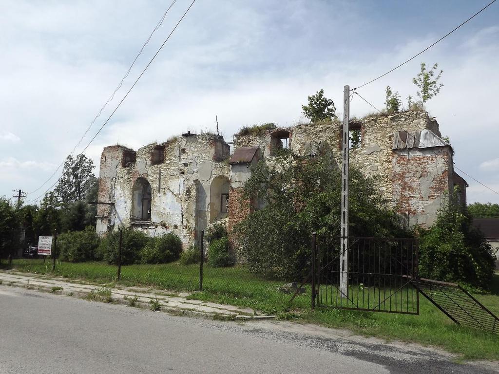 1), czy też teren dawnej synagogi z XVII wieku pomiędzy ulicami Ariańską i Okopową (fot. 2).