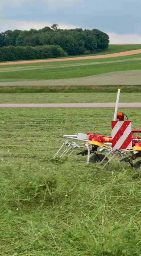 Dane techniczne Szerokość Szerokość robocza DIN Karuzela Średnica karuzeli Liczba palców na karuzelę HIT 4.47 4,70 m 4,40 m 4 1,42 m 6 HIT 4.54 5,40m 5,20 m 4 1,67 m 6 HIT 4.