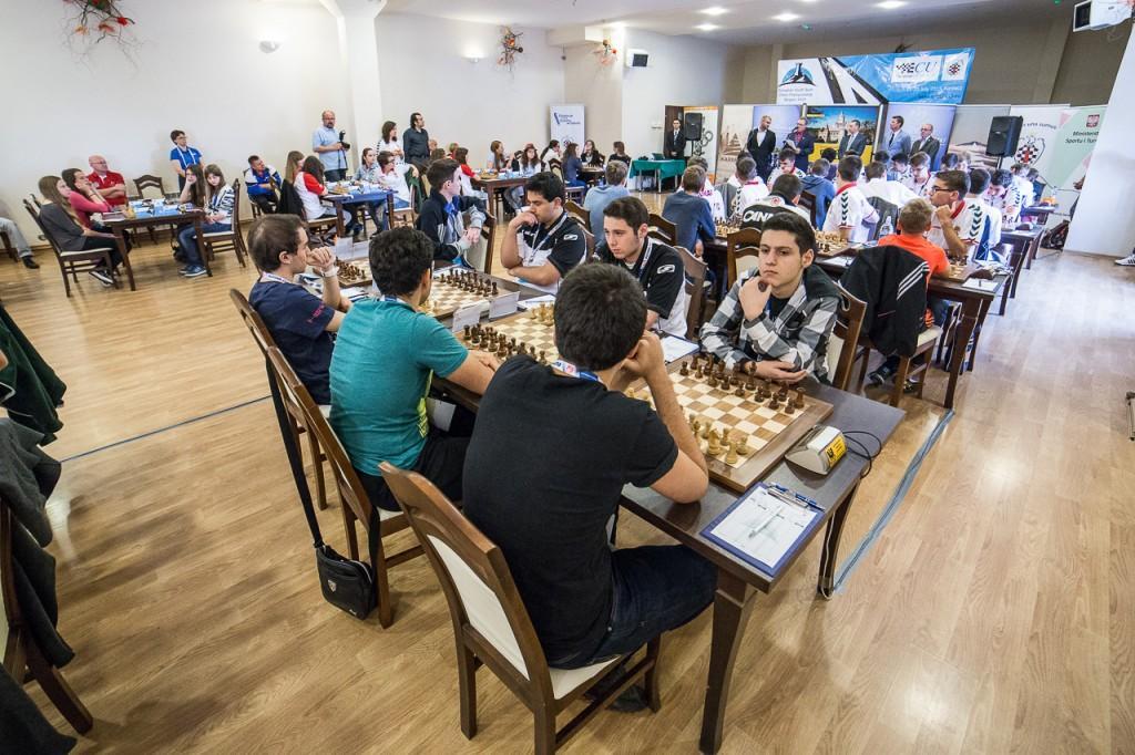 1. Drużynowe Mistrzostwa Europy Juniorów Drużynowe Mistrzostwa Europy Juniorów w Szachach to rozgrywane od 2000 roku zawody szachowe, w których udział biorą narodowe reprezentacje krajów zrzeszonych
