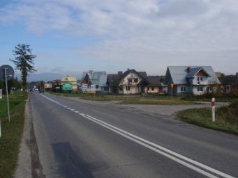e Gronków 2 skrzyŝowanie nr 2 DK49 z DP K1647 (do Bukowiny Tatrzańskiej) WaŜne dla ruchu lokalnego czterowylotowe skrzyŝowanie drogi powiatowej z krajową; Zła widoczność z wlotów podporządkowanych,