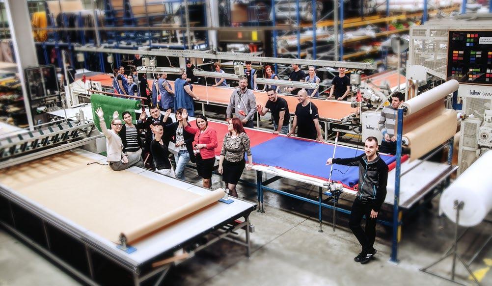 120 000 siedzisk Tyle produkujemy miesięcznie, a każde z nich jest tworzone z najwyższą starannością.