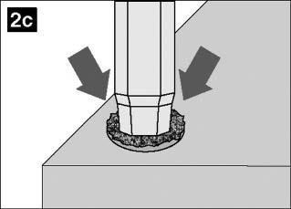 W przypadku złamanego łba śruby należy najpierw nawiercić wiertłem krętym, a potem usunąć śrubę pasowanym wykrętakiem.