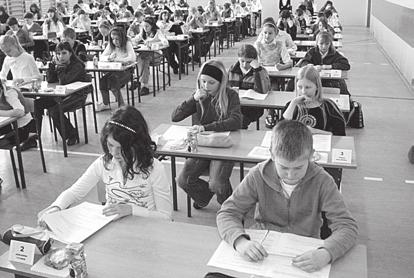 Dotrzeæ to znaczy zapoznaæ, prze- ³amaæ strach przed nowym, nieznanym doœwiadczeniem, obaliæ stereotypy o danej szkole.