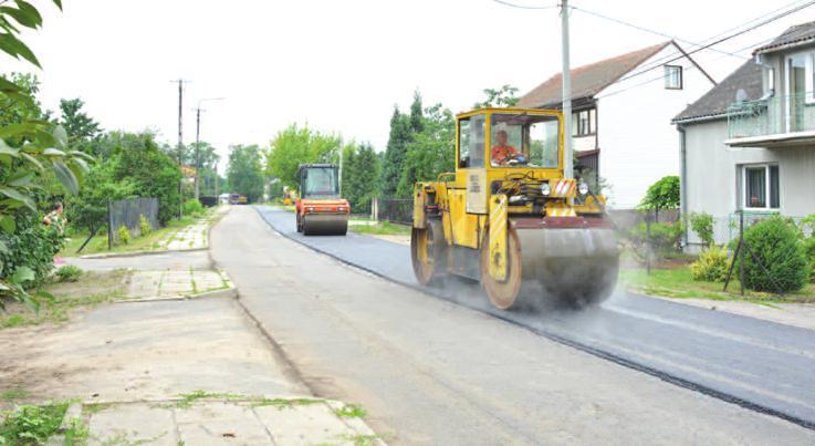 Kruczej - zadanie Budowa chodnika przy drodze wojewódzkiej 721 od Wiązowny do Stefanówki pomoc rzeczowa dla Województwa zakup materiałów drogowych - zadanie Budowa sieci wodociągowej ul. Bociania, ul.