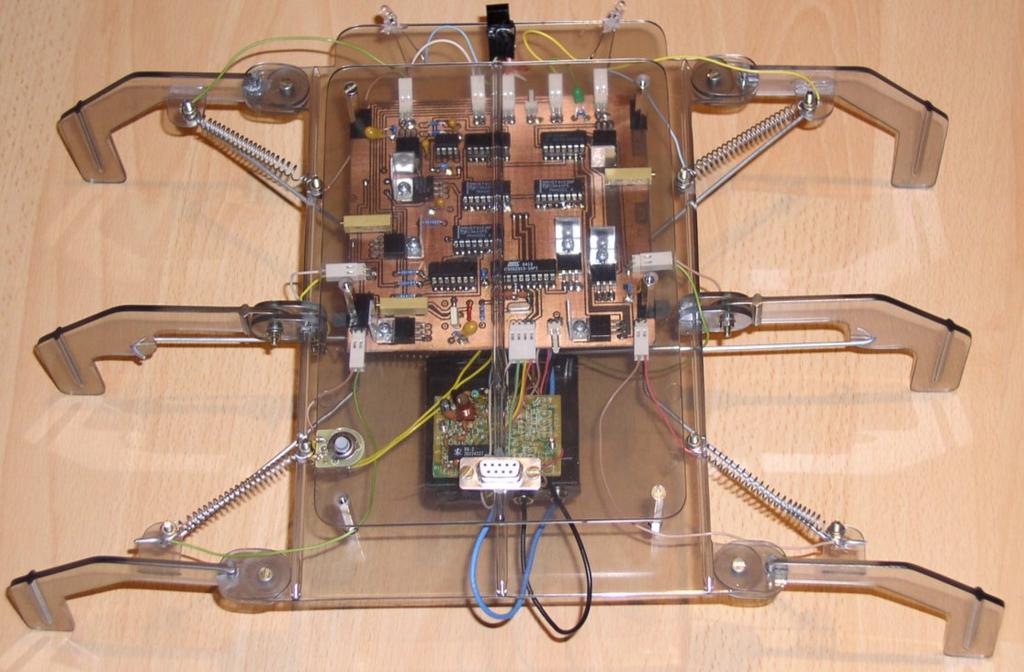 Rys. 13. Robot sześcionożny napędzany sprężynami SMA. Został zaprojektowany i wykonany w ramach magisterskiej pracy dyplomowej.