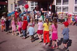 dzieci 5-6 letnie mile spêdza³y czas nad naszym jeziorem.
