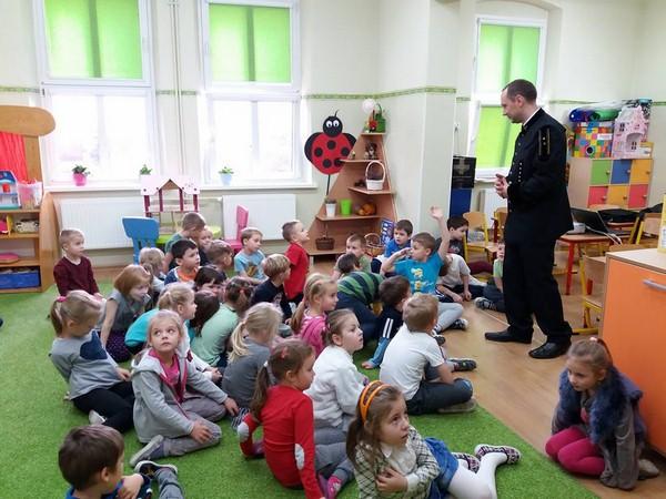 Dzieci miały okazję wzbogacić swoje wiadomości o wyglądzie kopalni, zapoznać się