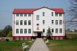 Zdjęcie 1. PSP w Orzechowie. - Publiczne Gimnazjum w Kobielach Wielkich Zdjęcie 2. PG w Kobielach Wielkich. 2.2 Kultura, sport i turystyka W miejscowości Cadów nie funkcjonują ośrodki kulturalne czy sportowe.