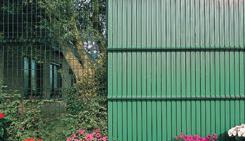 Bekafor Screeno Line Listwy wykonane z PVC, standardowo dostępne w czterech kolorach: zielonym antracytowym imitacji drewna (w kolorze jasnym i ciemnym) Kompatybilne z panelami Bekafor Classic o