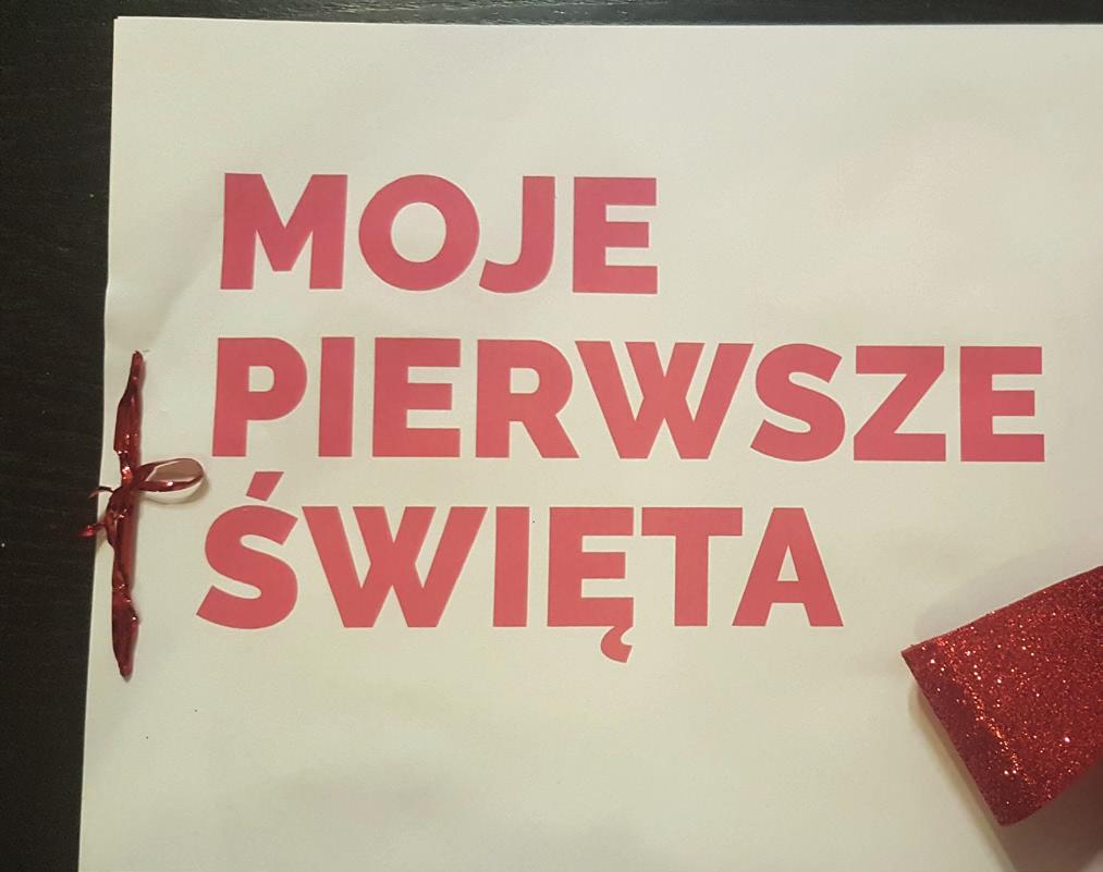 przykładając do nich okrągłą