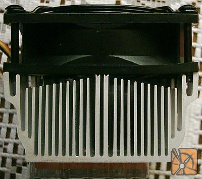 Zastosowano standardowy wentylator w wersji OEM.