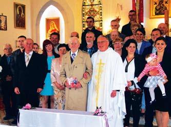 www.malechowo.pl Borkowo Jubileusze 90 lat Stanisława Piersiaka Bohater naszej opowieści to 90-letni mieszkaniec gminy Malechowo, który wywodzi się ze Lwowa. Urodził się 15 maja 1927 r.
