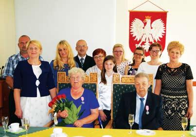 Wójt Gminy Malechowo - Radosław Nowakowski złożył na ręce Jubilatów serdeczne życzenia zdrowia, pomyślności i kolejnych lat w szczęściu i zrozumieniu.