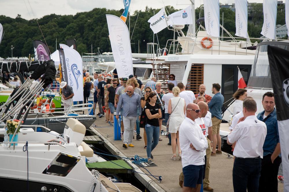 turystyczną i sportową. Byli również organizatorzy czarterów oraz branżowe media.