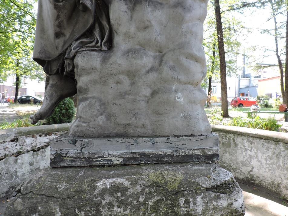Fot. 13 Wiktoria rzucają wieniec widok szczegółowy z lewej strony, stan