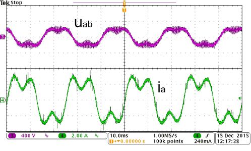 Na rysnk 1 pokazano przebiegi symlacyjne składowych wekorów napięcia o amplidach i częsoliwościach wirowania: (o)1 : A 1 =06 j.w. f 1 =7 Hz (o)3 : A 3 =0 formowanych w falownik w kórym ograniczona zosała warość napięcia obwod pośredniczącego ( DC =0.