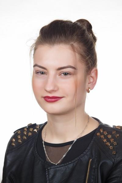 Giża Bartłomiej absolwent klasy IIId, klasa matematycznofizyczna, średnia