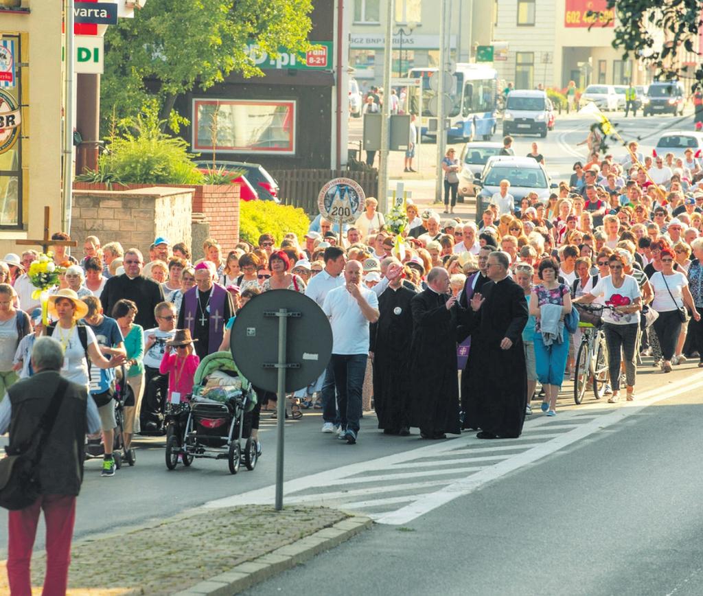 rokiem życia. Mammografia trwa jedynie kilka minut i polega na zrobieniu 4 zdjęć rentgenowskich, które pozwolą na rozpoznanie i wykrycie tzw.
