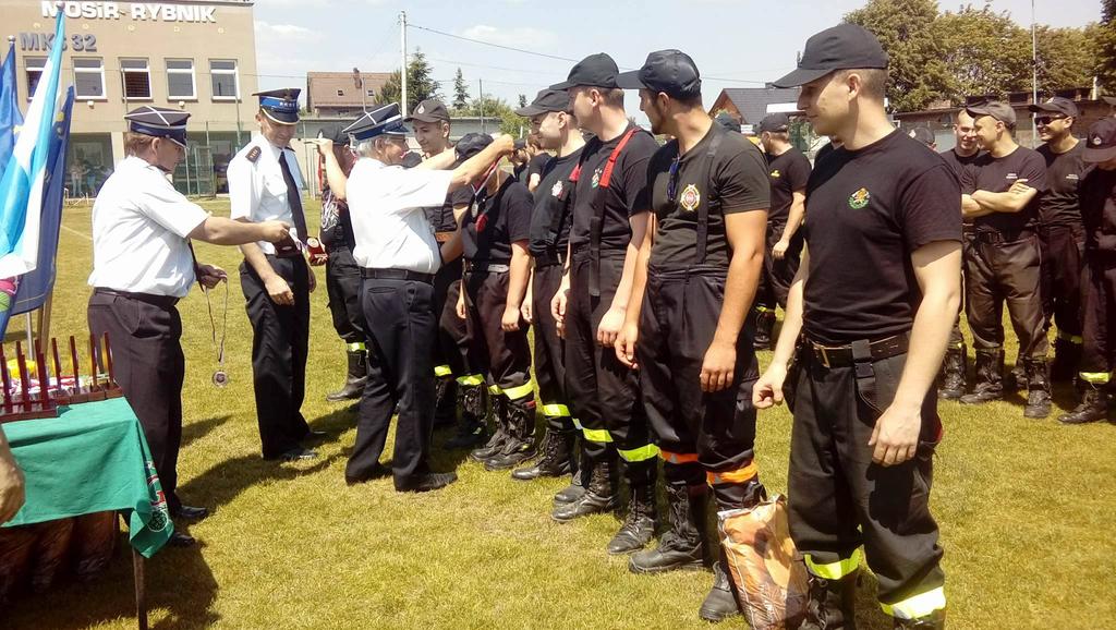 LK : Interesowałem się tym od dziecka i kiedy potrzebni byli kierowcy z uprawnieniami do kierowania samochodami uprzywilejowanymi, zapisałem się N: Czy uczestniczyłeś w jakimś ważnym pożarze?