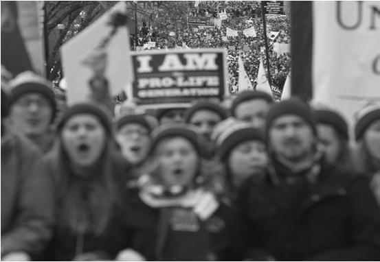 Objawienia Matki Bożej w Lourdes Lourdes to dzisiaj wielkie sanktuarium maryjne. Co zdarzyło się w tej małej wiosce we Francji u stóp Pirenejów?