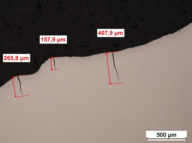 cross section of a flat surface, etched sample a) b) Rys. 8.