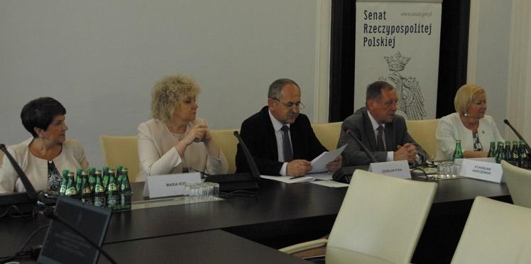 O ŁOWIECTWIE W SENACIE RP Konferencja Gospodarka łowiecka jako element ochrony środowiska przyrodniczego i zrównoważonego rozwoju 30 maja 2017 roku w Sejmie RP z inicjatywy senatora Zdzisława Pupy