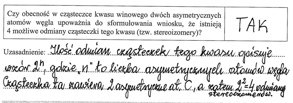 Symetria płaszczyznowa jest innym elementem symetrii niż symetria osiowa. Cząsteczki chiralne mogą mieć oś symetrii, lecz nie mają płaszczyzny symetrii.